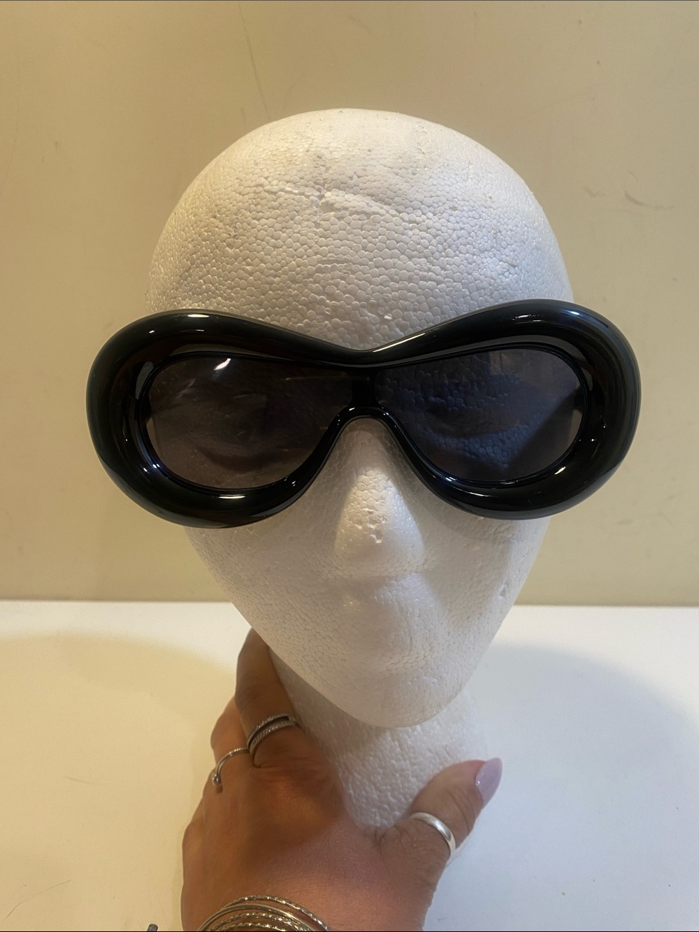 Black Retro Oval Fashion Sunglasses for Women